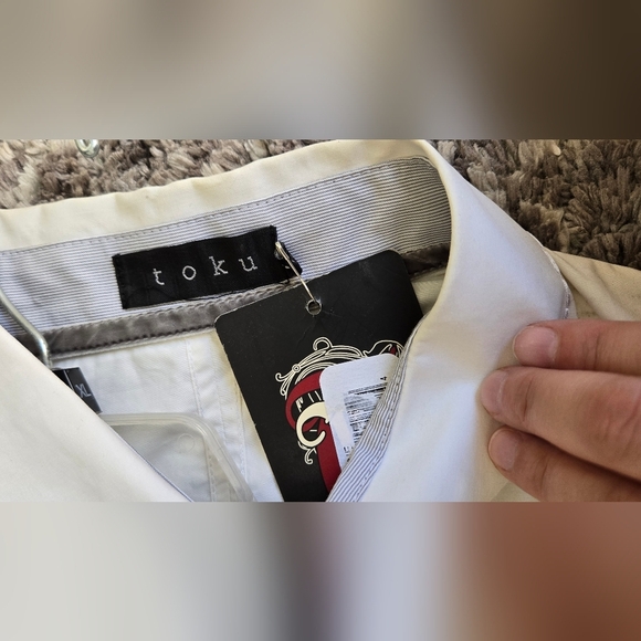 Cream/Off White Button-Up Shirt - Picture 9 of 11